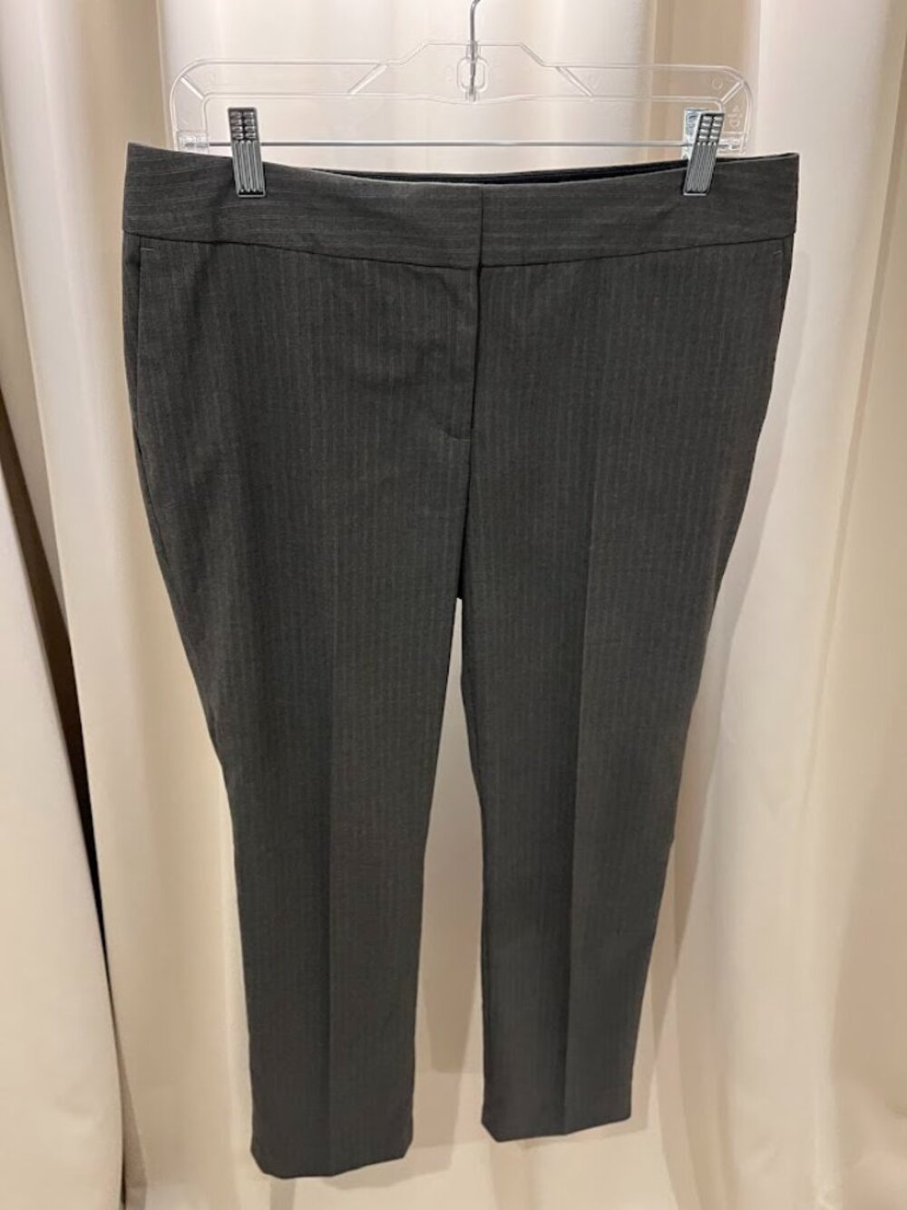 Liz Claiborne Ladies Dress Pants Grey Pin Stripe Sloane Size 10